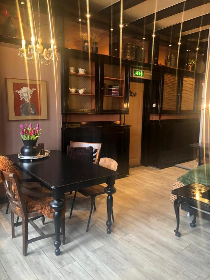 ホテル Slapen Bij Cafe De Concurrent フリシンゲン エクステリア 写真