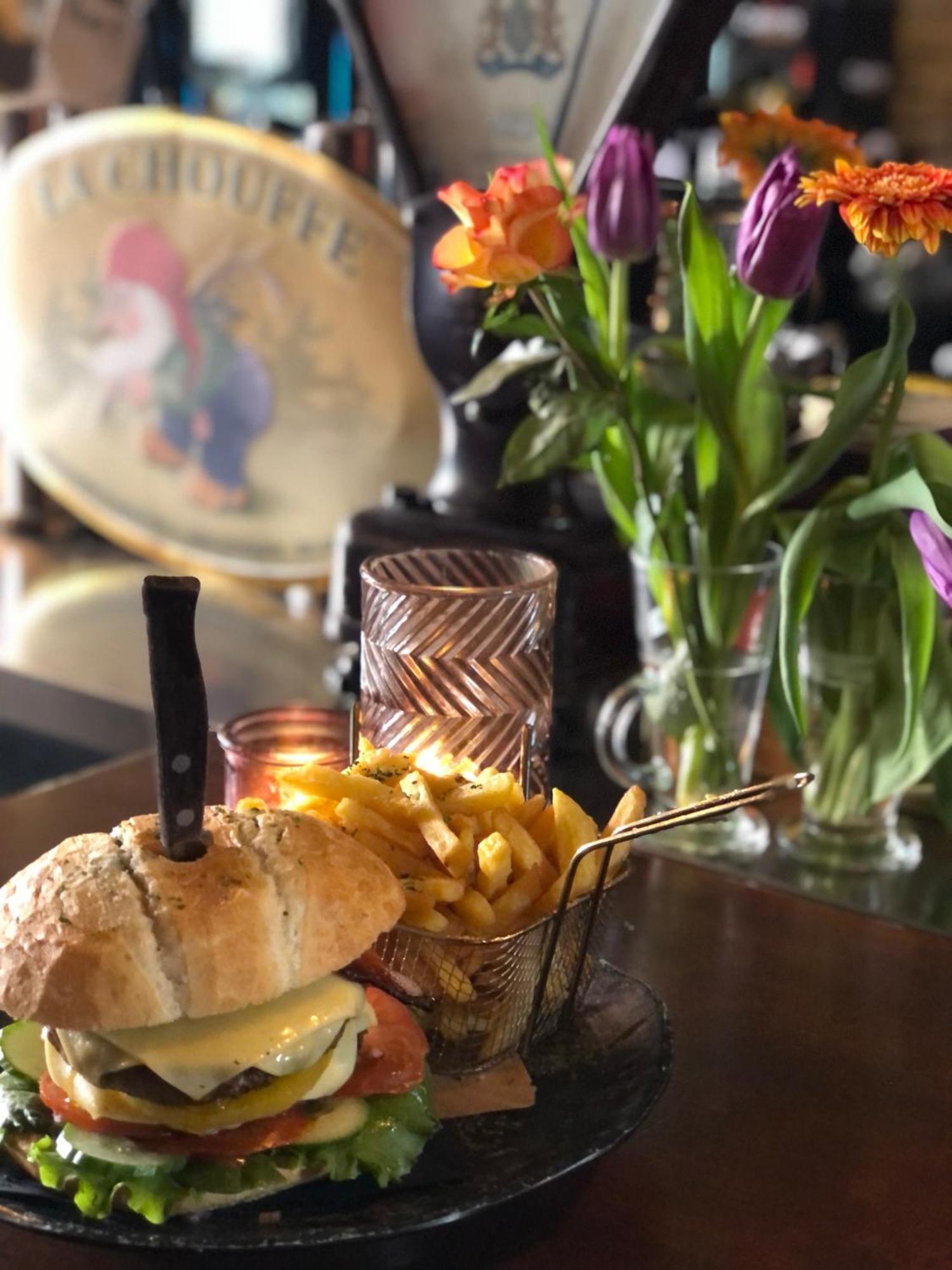 ホテル Slapen Bij Cafe De Concurrent フリシンゲン エクステリア 写真